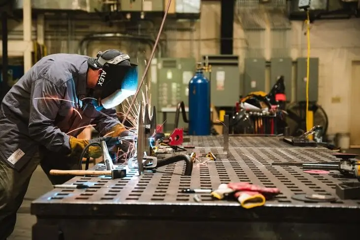 MB - MONTEC GmbH - Industrie / Re – Und Montage